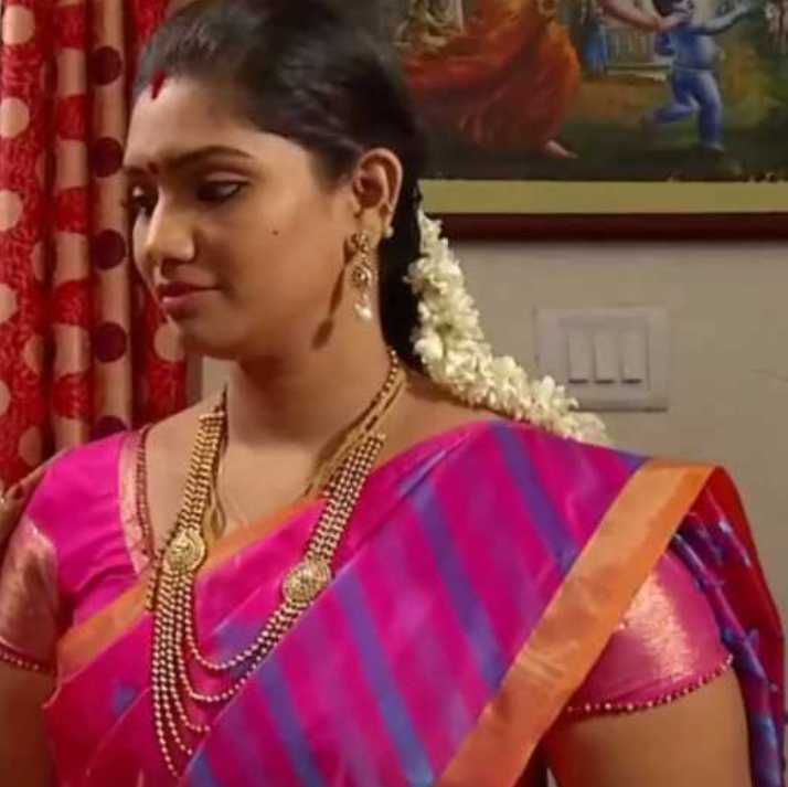 serial actress vamsam krithika